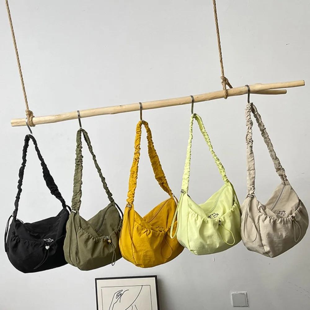 

Nylon Pleated Shoulder Bag Large-Capacity Solid Color Drawstring Crossbody Bag Lightweight Korean Style Tote Bag Office Worker