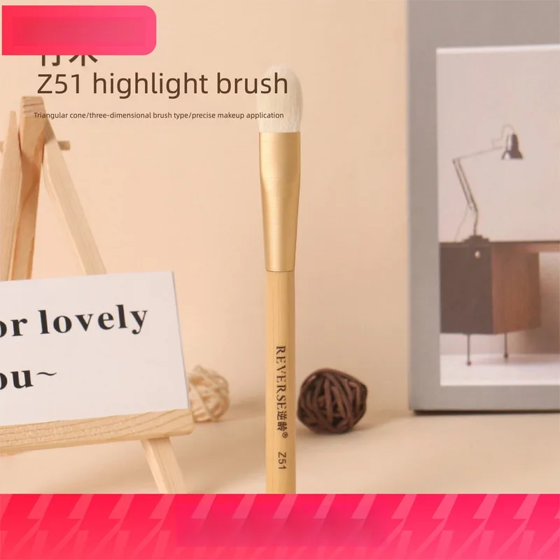 Anti-aging Bamboo Wood Z51 Highlight Animal Hair Triangular 3D Soft Bristles Portable Multi-functional Makeup Brush