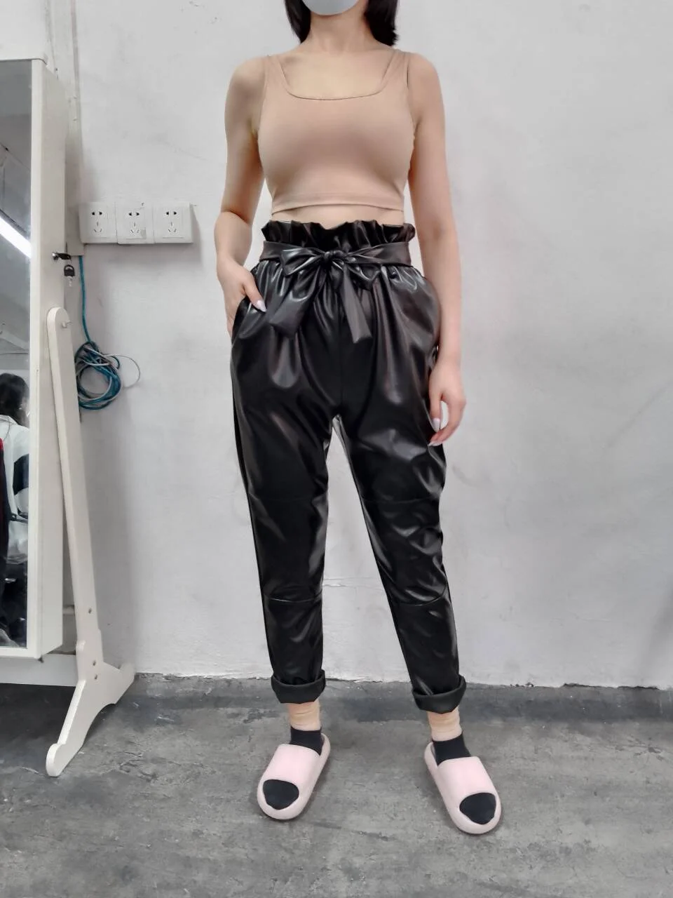 Women's Urban Trousers 2024 Summer Late Chic Ruched Pocket Strap High Waist Solid Color Motorcycle Pu Leather Pants with Belt