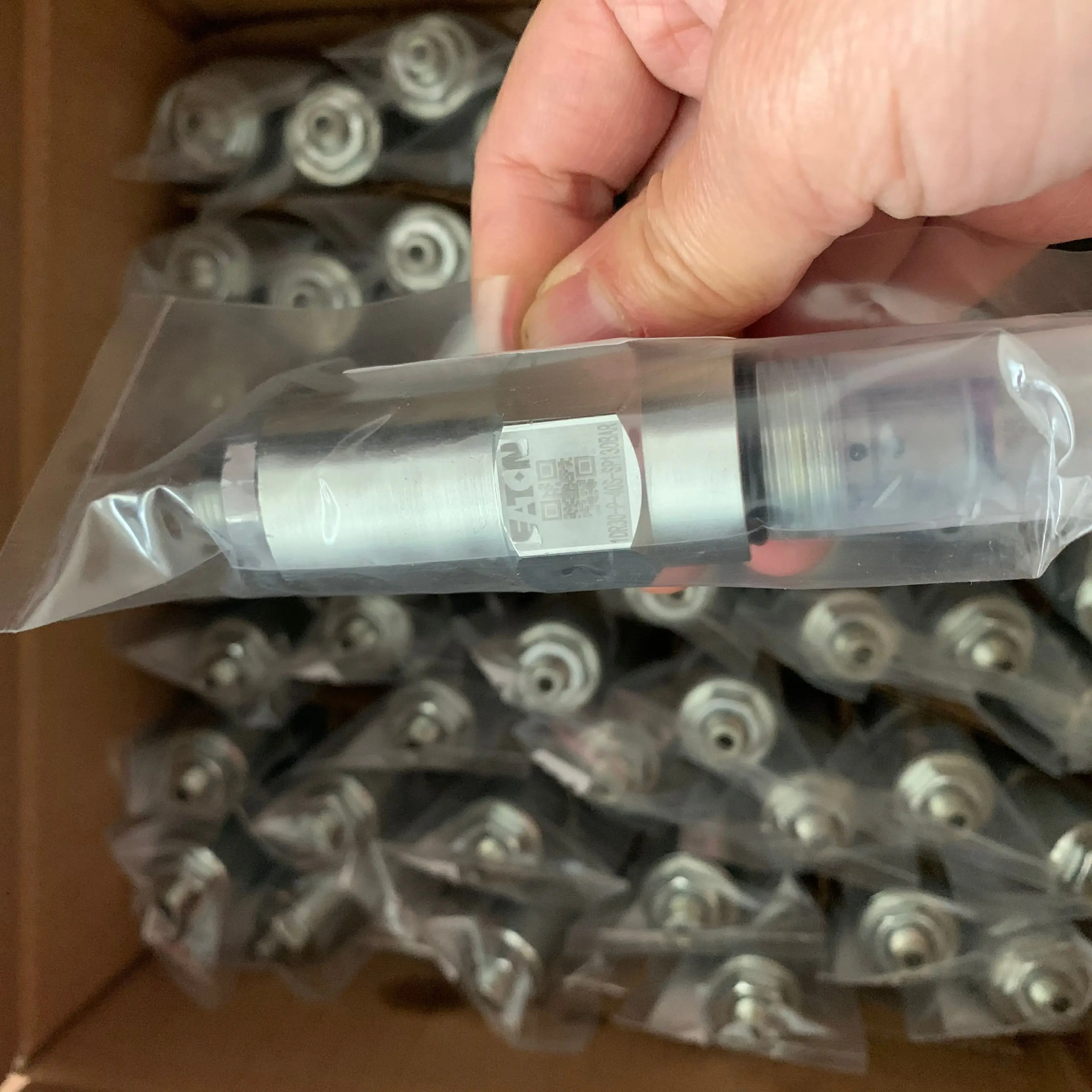 1DR30-P-40S-SP130BAR 407AA00950A صمام التفريغ ea ton vick ers IH خرطوشة صمام الأصلي صنع في المملكة المتحدة HYDRAFORCE SUN HYDRAUL