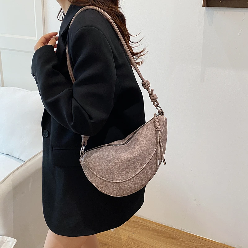

Autumn/winter Fashion Nylon Solid Color Zipper Youth Sweet Crossbody Bags 2026 Hot Sale Versatile Commuting Ladies Shoulder Bags