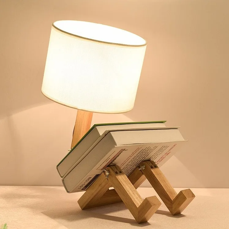 American Style Hot Selling Creative Transformation Robot Solid Wood Fabric Desk Lamp Student Study Study Bedroom Bedside Lamp