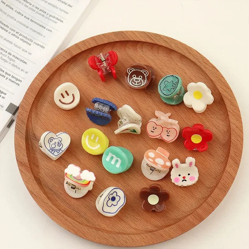 Random Cute Mini Hair Claw Candy Color Sweet Cartoon Bear Rainbow Animal Headwear Lovely Acrylic Hair Accessories Gift for Girl
