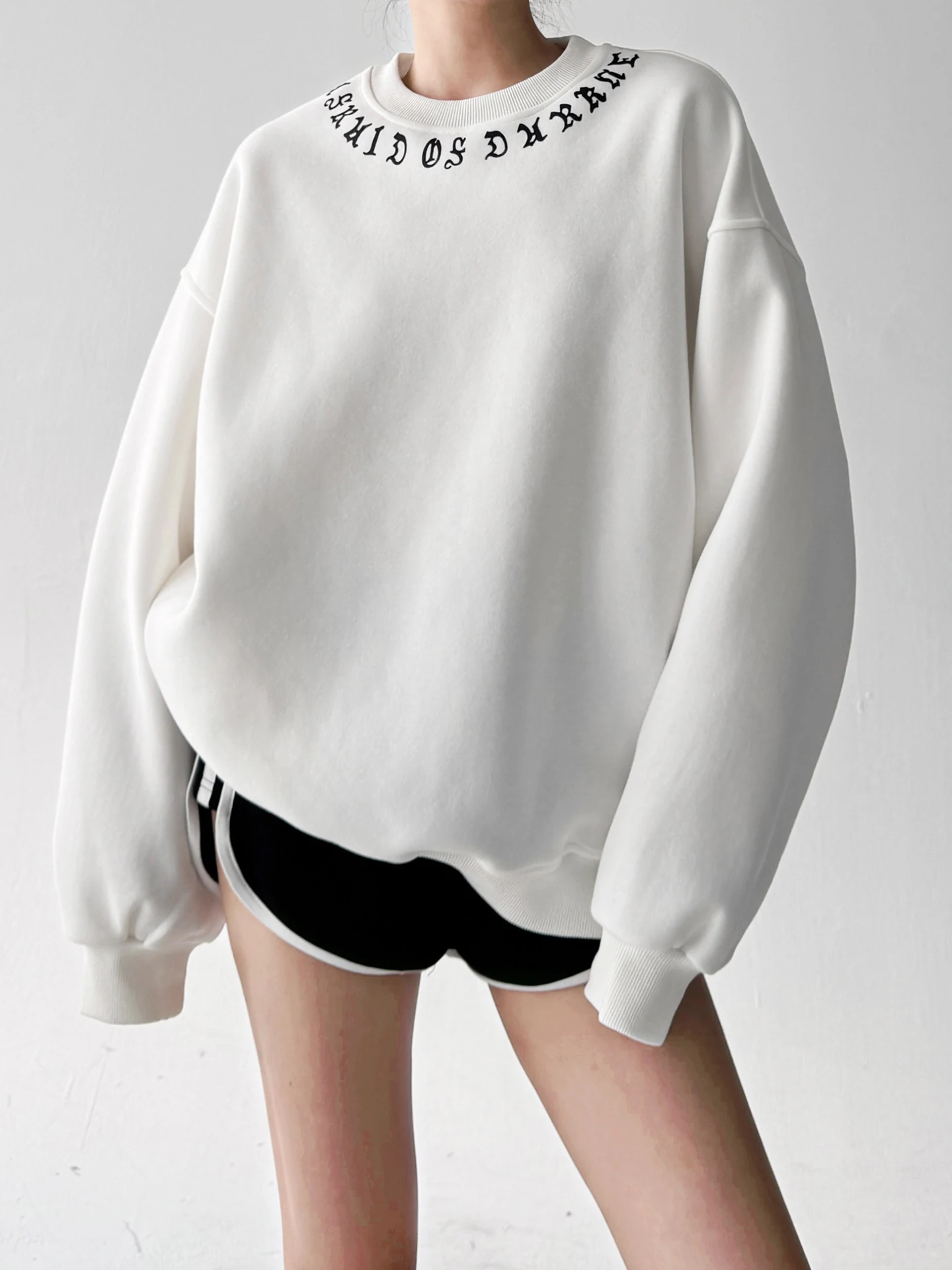 Surdimensionné Long Sve rond Ne femmes T-shirt à capuche broderie paresseux Sle haut ample pour automne hiver nouveauté