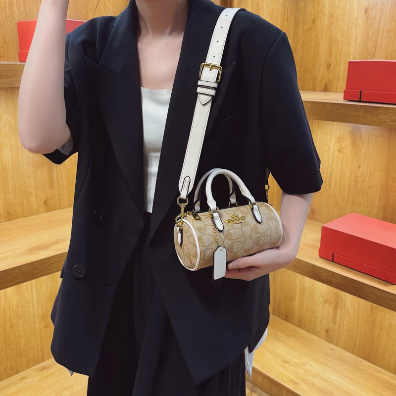 

Luxury Women's Leather Crossbody Bag Elegant Classic Designer Shoulder Tote Handbag For Modern Daily Fashion