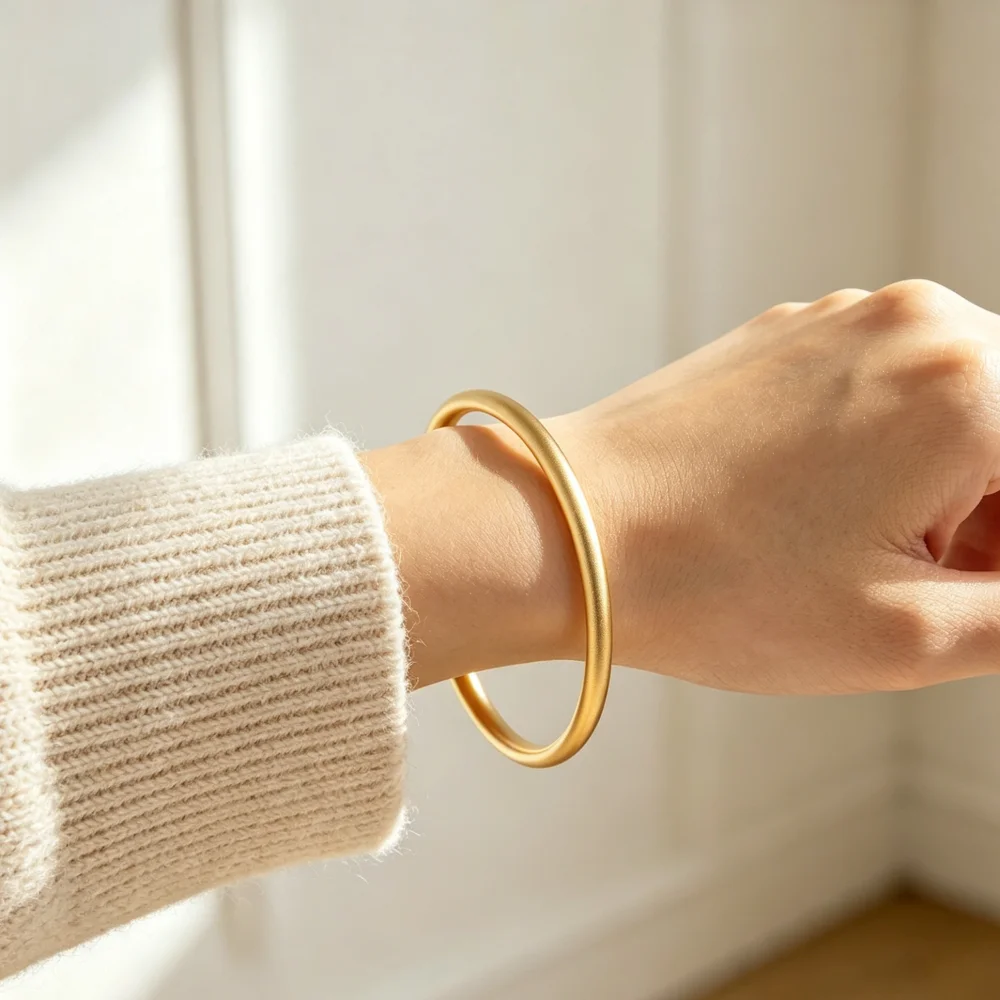 Matte Gold Tone Bangle Bracelet, Minimalist Closed Cuff Bangle, Non Tarnish Plain Round Wrist Bracelet, Fashion Jewelry for Women Travel Daily Wear