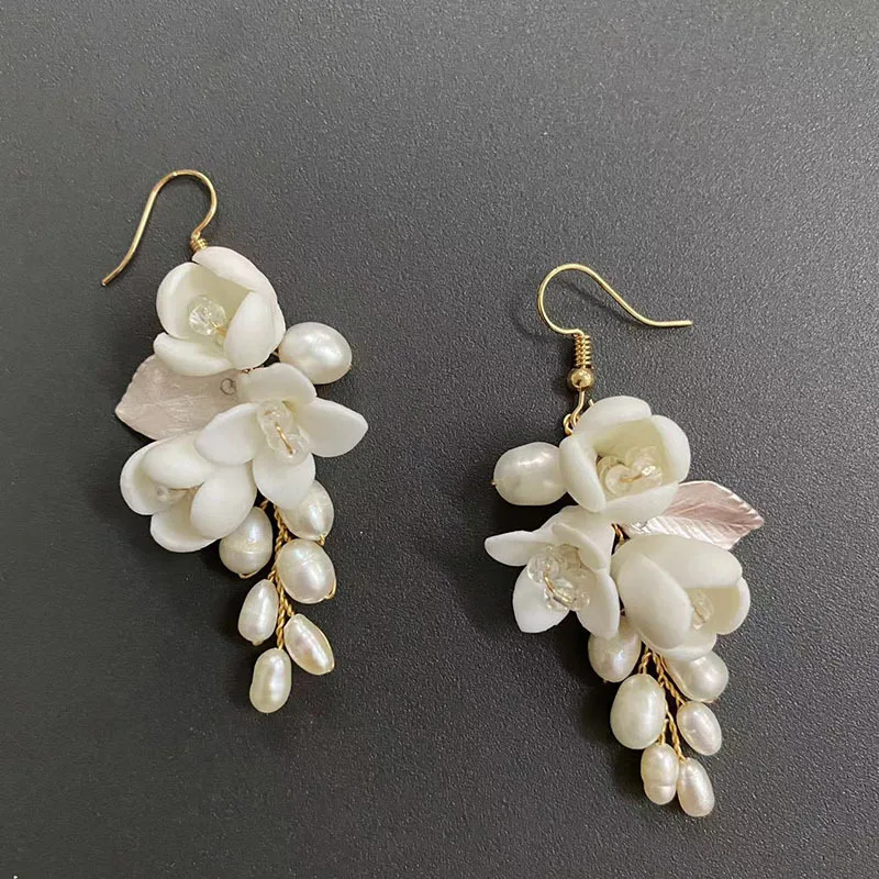 

Floralbride Ins Style Sparkling Crystal Rhinestone Ceramic Flower Freshwater Pearls Bridal Wedding Earring Women Girls Earrings