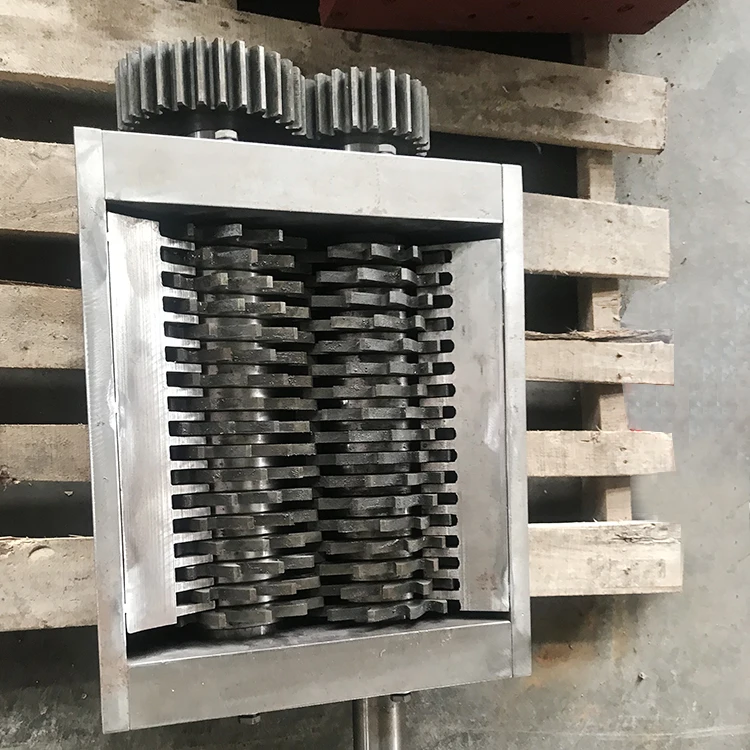 Wood/Metal/Rubber/Plastic/Cardboard Shredder Machine Double Shaft Gearbox & Pump Portable High Safety for Sale