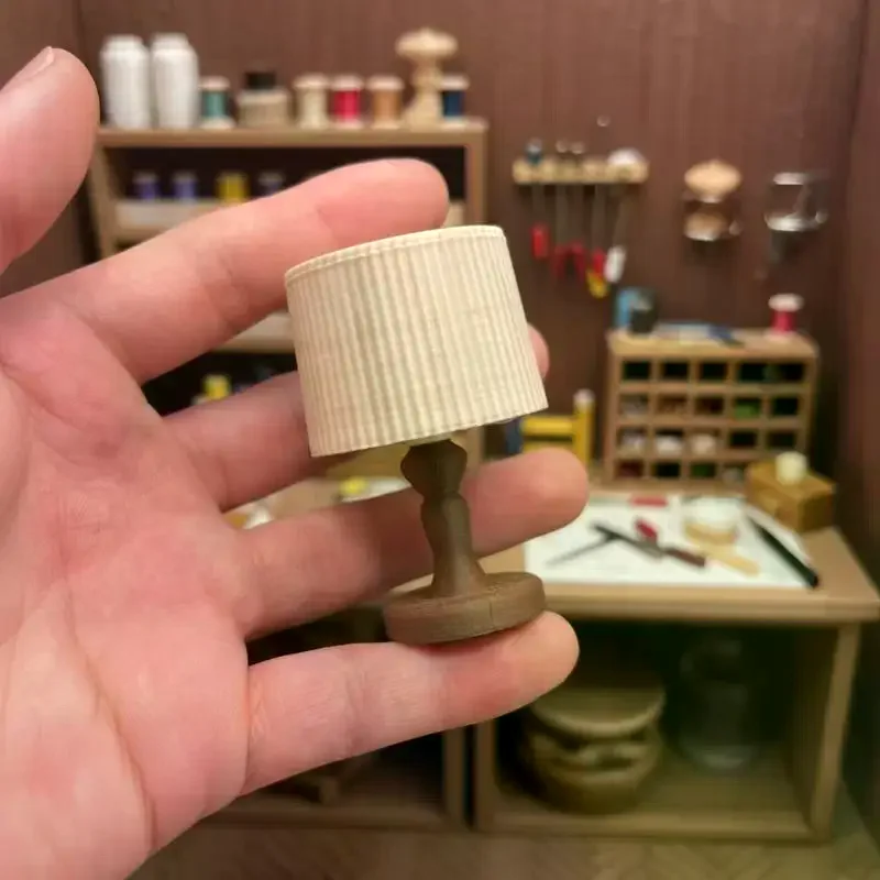 Miniature Vintage Table Lamp With Warm LED Light Dollhouse Table Light Model Dollhouse Home Scene Decor Accessories