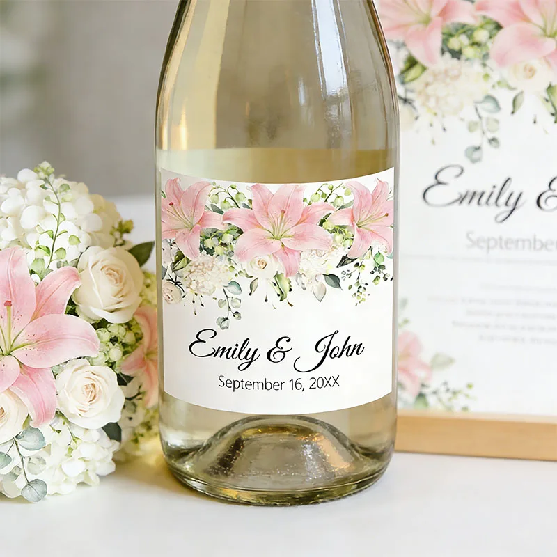 Étiquettes de bouteilles personnalisables avec n'importe quel texte de conception, nom et date adaptés à diverses occasions pour ajouter une signification commémorative