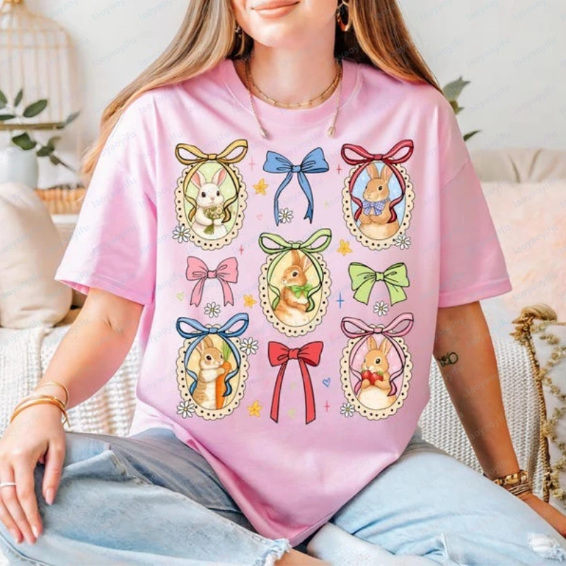 Oster-Coquette-T-Shirt mit Schleife und Hasenmotiv, Niedlicher Stil, Lässige Oberteile, Ostergeschenk für Hasenliebhaber, Fröhliche Oster-Familienausflüge, Kawaii-T-Shirt für Frauen