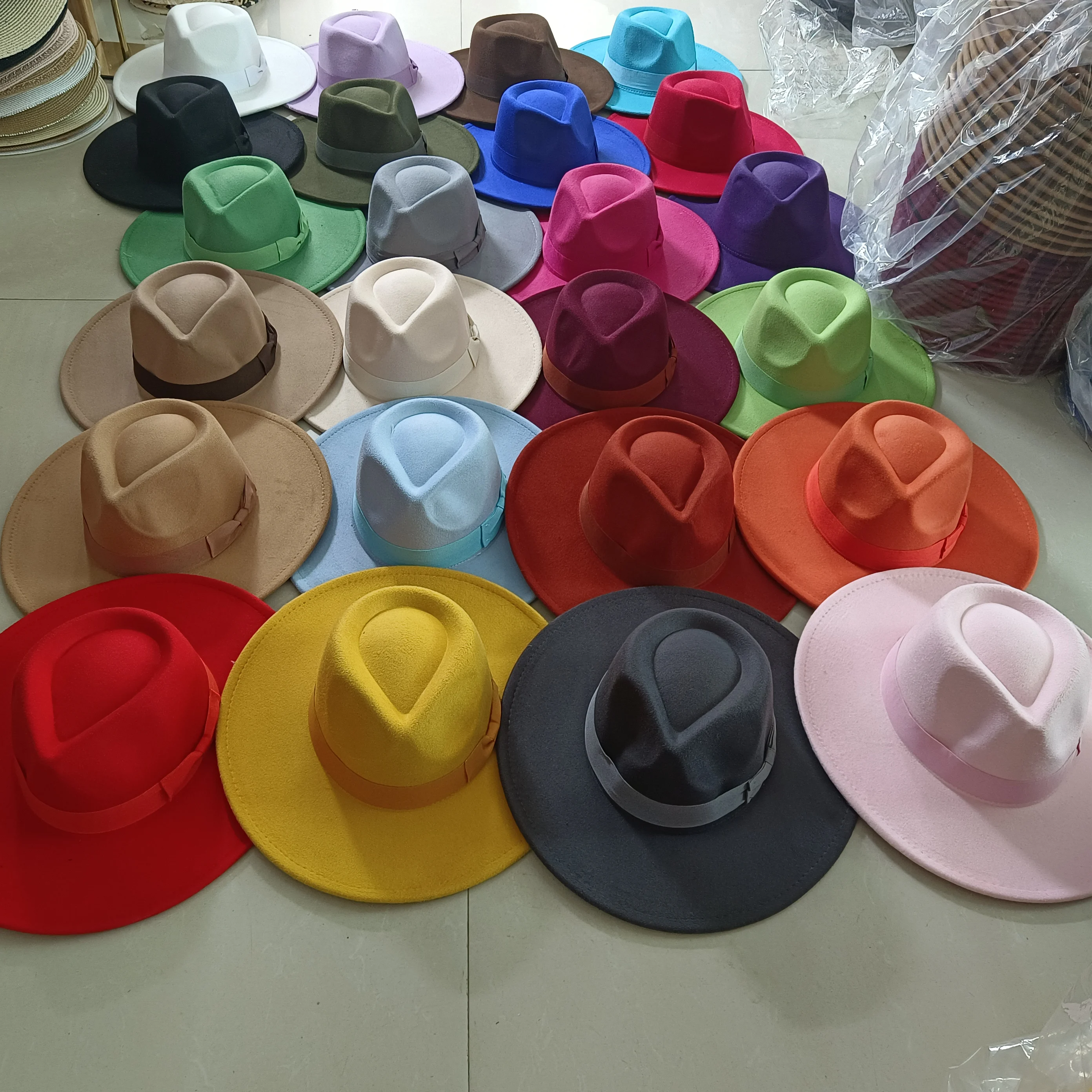 Pomarańczowy kapelusz fedora 9.5cm rondo pióro akcesoria szerokie rondo jazz kapelusz kobieta imitacja kapelusz fedora mężczyzna moda panama