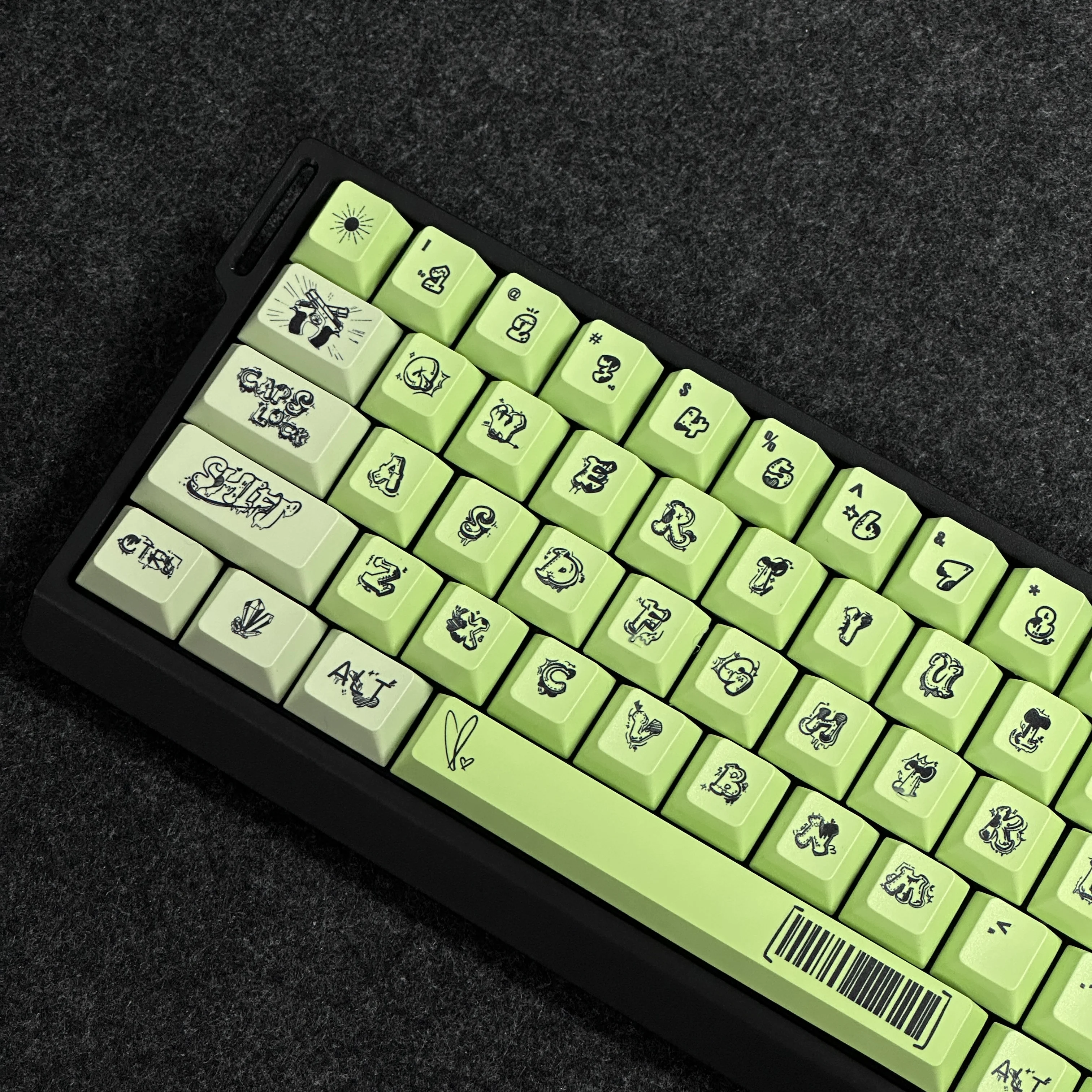 

Флуоресцентный зеленый колпачок для клавиш с американским граффити, вишневый Pbt, сублимационный процесс, ручная роспись, 132 клавиши для индивидуальных колпачков для клавиш