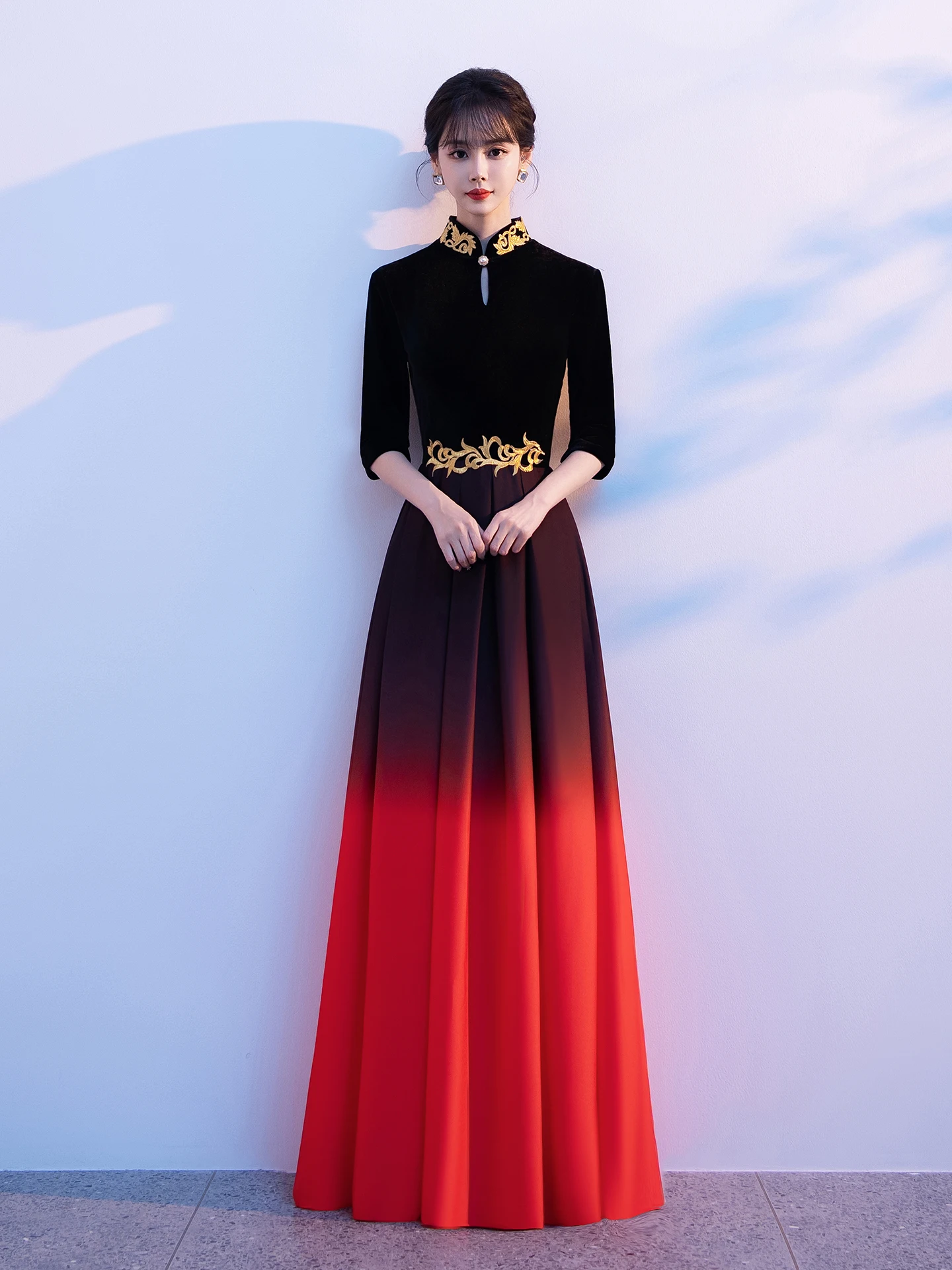 

Элегантное длинное платье для женщин: костюм для выступлений хора, элитный наряд для ведущих, дирижеров, для декламации, для конкурсов исполнения красных песен, для вечерних мероприятий.