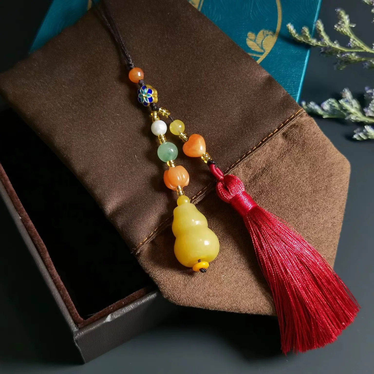 Golden silk jade ethnic style red fringed car hanging gourd butterfly jade pendant retro cultural play mobile phone chain