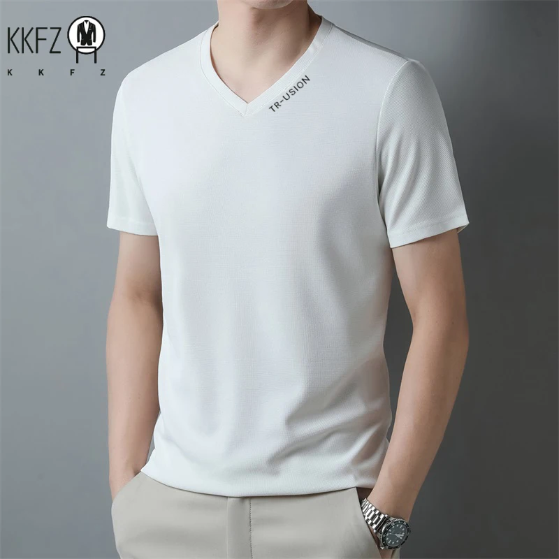 New Men\'s Casual and Fashionable V-neck Solid Color Short Sleeved T-shirt Breathable and Comfortable Summer Versatile Top