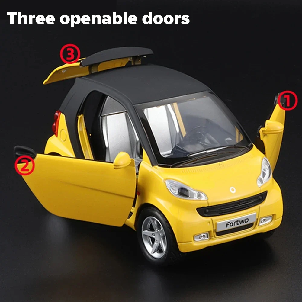 1/32 Bilancia SMART Giocattolo In Metallo In Lega Pressofuso Modello di Auto Simulazione Veicolo Suono E Luce Tirare Indietro Giocattoli Per Il Ragazzo Regali Di Compleanno