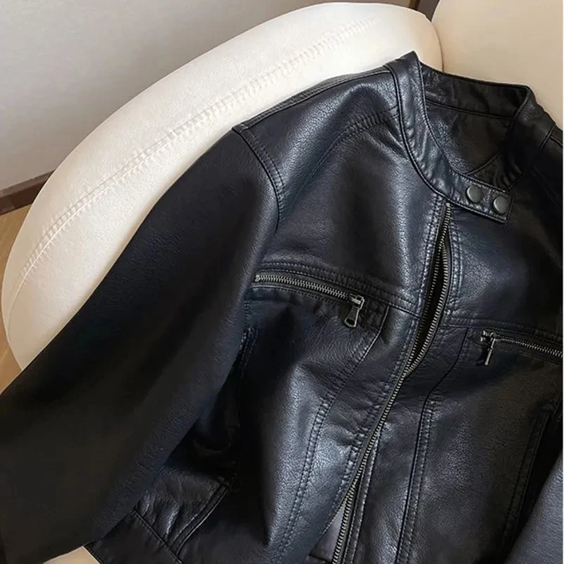 Schwarze PU-Lederjacke für Frauen 2025, neuer Frühling und Herbst, Retro-PU, kurze Motorradjacken, weiblich, lose Leder, Reißverschluss, Oberbekleidung