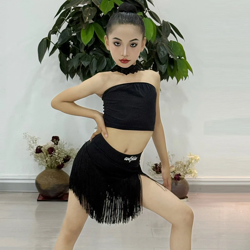 

Новинка 2024 года, костюм для латинских танцев, детская одежда для латинских выступлений, короткий топ, черная юбка с бахромой для девочек, танцевальная одежда для самбы, румбы, 4013