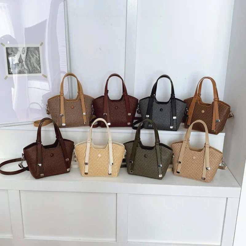 누벅 가죽으로 만든 여성용 메신저 백 캐주얼 우루과이 스타일 깔끔하고 넉넉한 부드러운 일상 스타일 ​