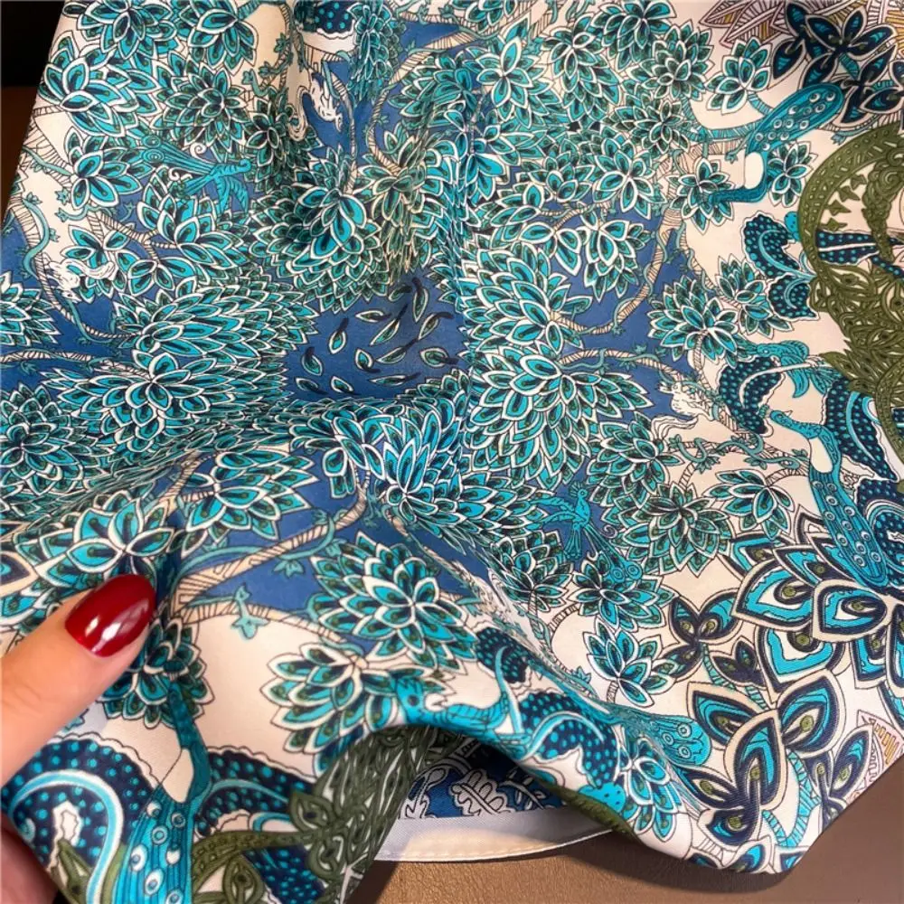 Mode Neue Design Floral Silk Schal Elegante Luxus frauen Schal Weichen Platz Frauen Schal Bandana