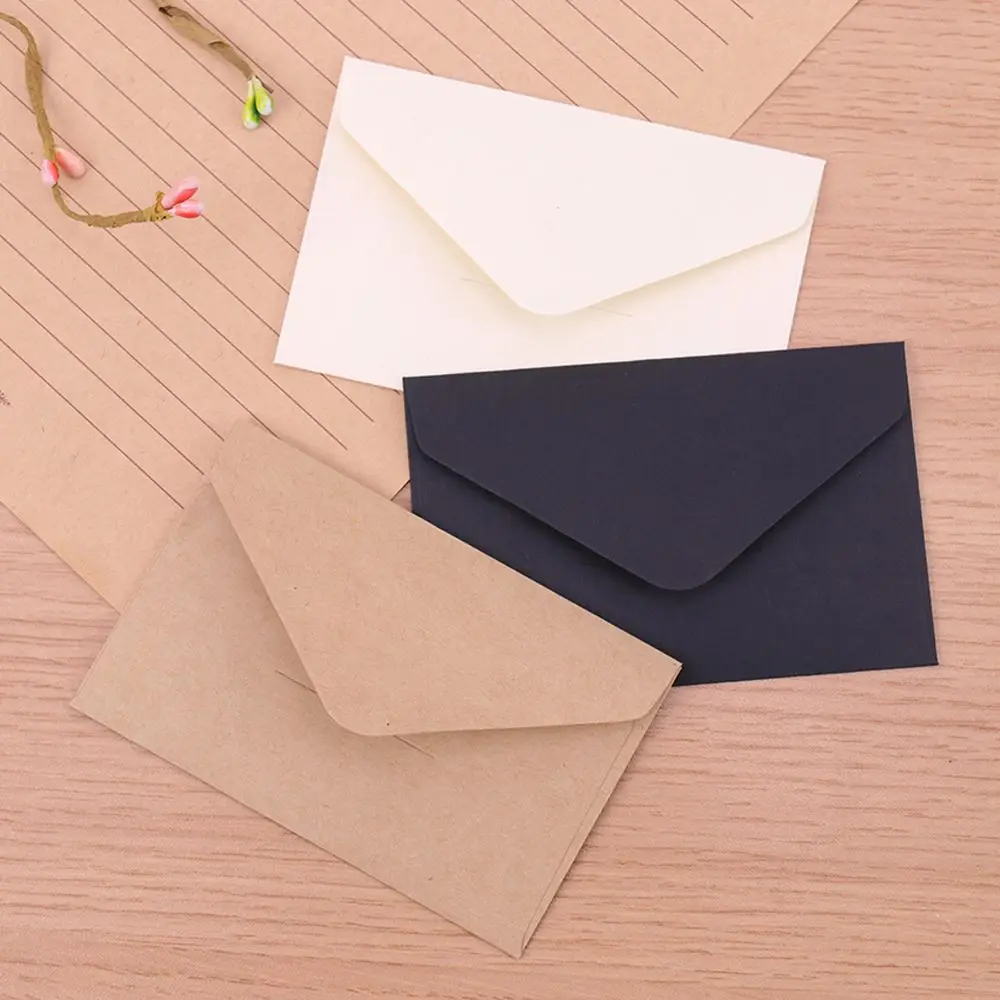 Fotografia 6: Envelopes de papel kraft clássicos, pretos e brancos, estilo europeu, para cartas, convites e presentes.