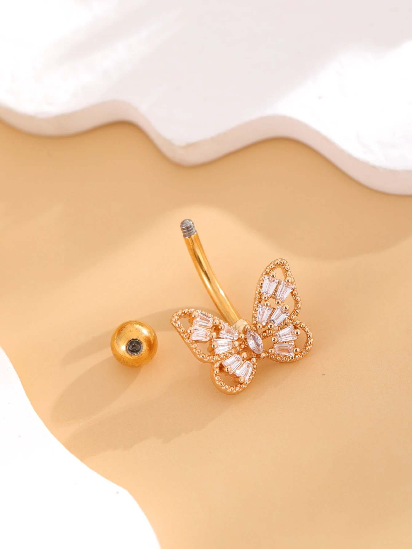 1 Stück Goldfarbener Kristall-CZ-Bauchnabelpiercing Schmetterling Biene Edelstahl Gebogener Bauchnabelring 14G Hängender Bauchnabelpiercing-Ring – Detail 20