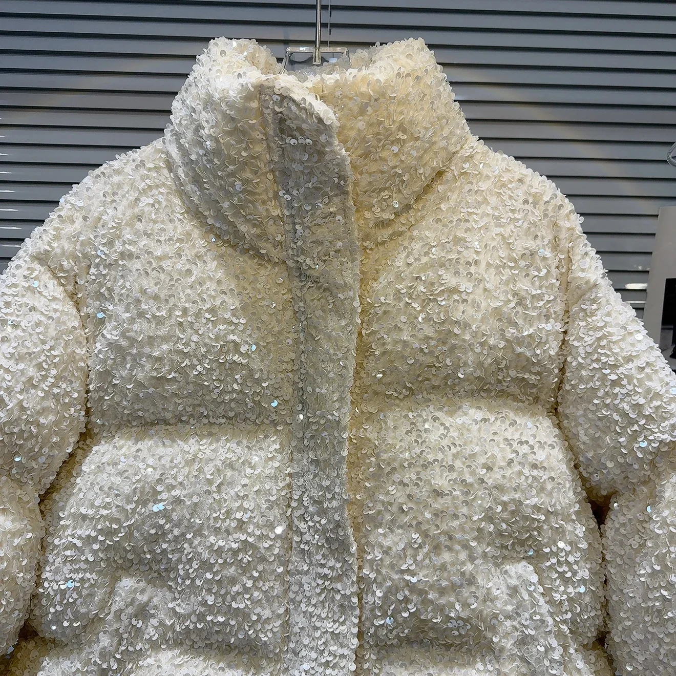 Women White Duck Down Zipper Jackets Female Thick Fluffy Parker Cotton Outwears Winter Stand Collar Warm Sequin Puff Down Jacket