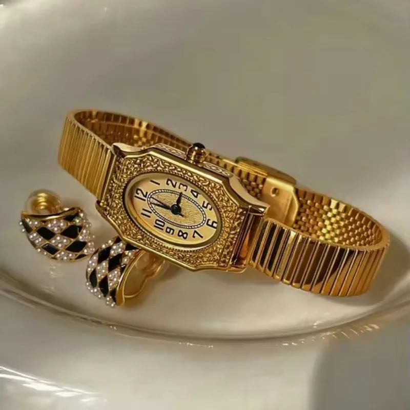 

Vintage High-End Women's Gold Bracelet Quartz Watch Elegant Rectangular Engraved Dial Wristwatches Suitable for Ladies Gifts