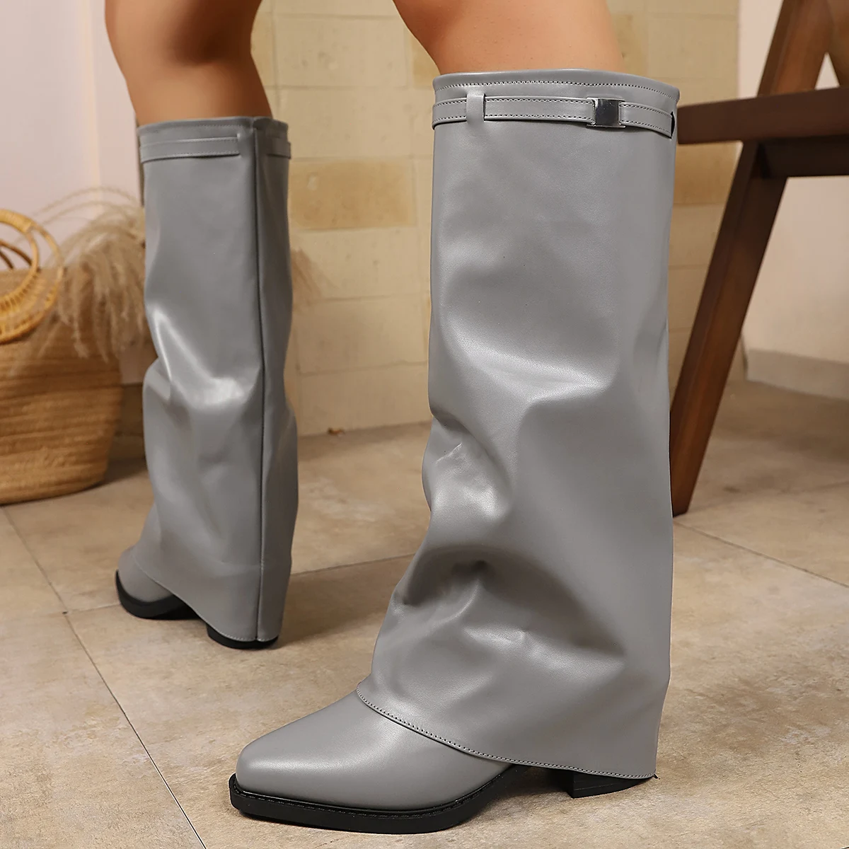 2026 Herbst und Winter Neue Einfarbige Hochwertige Spitze Rutschfeste Lange Stiefel Damen Übergrößen Einfarbige Stiefel mit Dickem Absatz – Detail 6