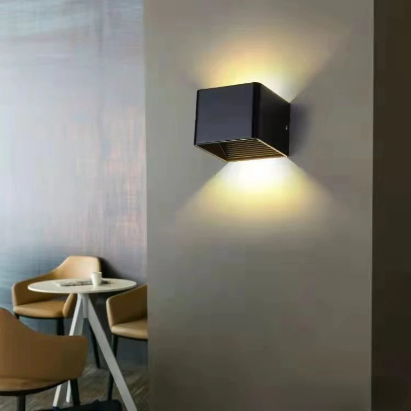 Imagem -03 - Simples Led Alumínio Lâmpada de Parede Preto e Branco Combinação Sconce Cabeceira Pequena Luz Noturna Sala Quarto Atmosfera Iluminação