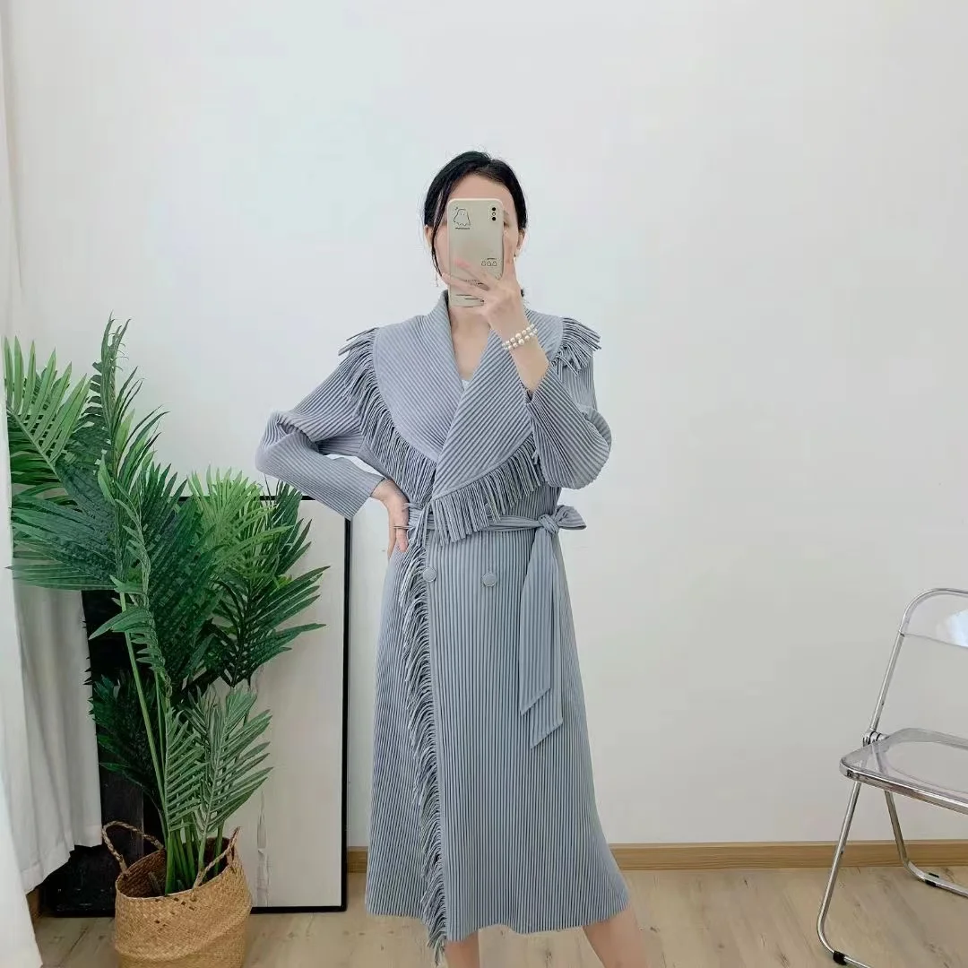 Miyake Pleated Design Sense Shawl Fringe Loose Trench Coat Fashion Stretch Coat Women's Mid-length Clothing New Autumn 2023