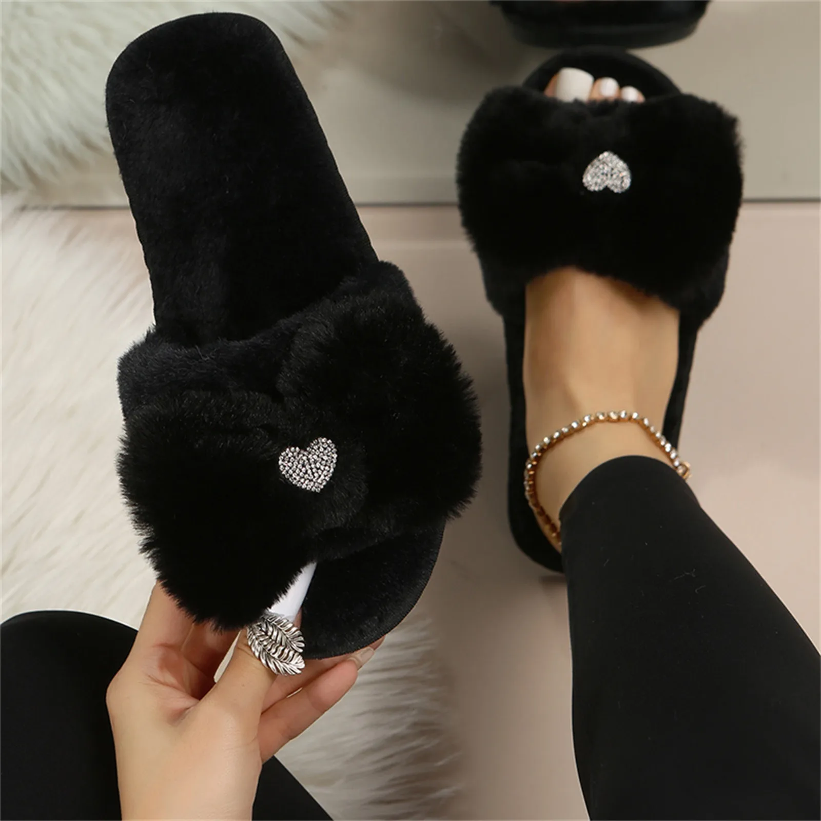 Winter New Home Cotton Shoes Indoor Thermal Slippers Women\'s Flat Shoes Crystal Bowknot Love Ladies Slippers Flip Flops Zapatos