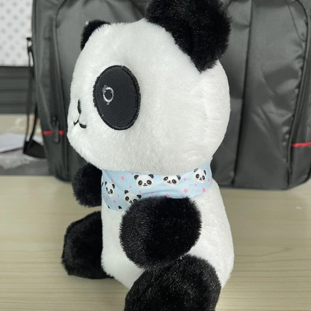 Brinquedo de pelúcia panda fofo para crianças Animal do tesouro nacional, cachecol de cabelo curto, boneca para dar presentes de aniversário, 26cm