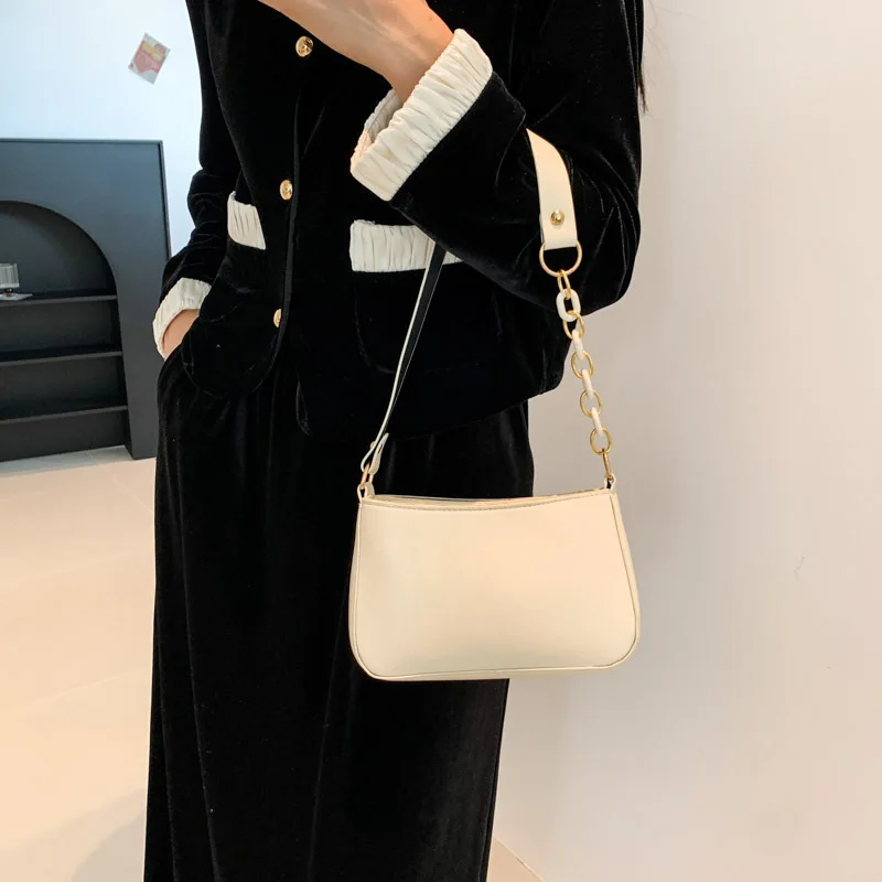 

2025 New Solid Color Underarm Bag | Women's Fashion Chain Baguette | Versatile Trendy Shoulder Bag