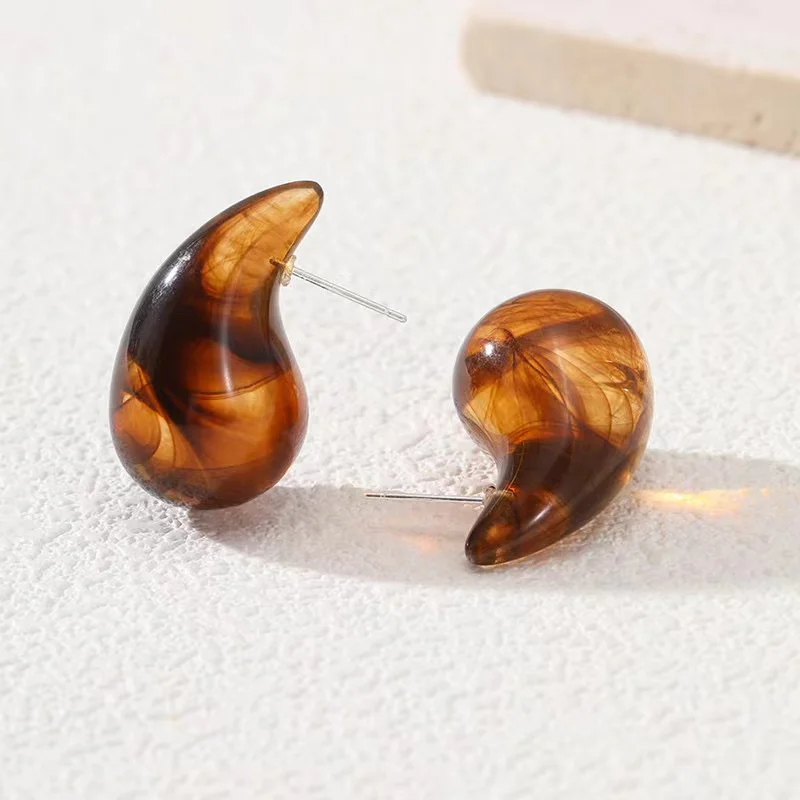 

French Retro Drop Acrylic Earrings Simple Temperament Stylish Elegant Earrings