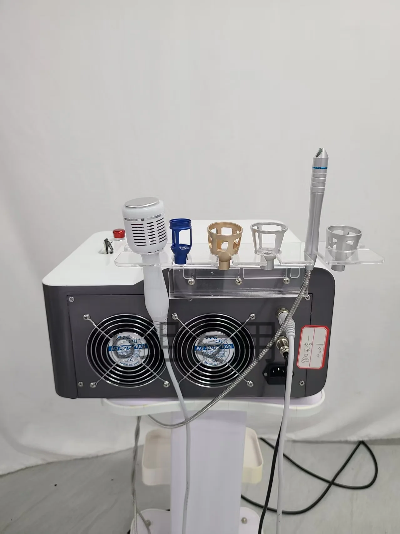 

Диодный лазерный аппарат 1470 нм для коррекции фигуры, похудения, расщепления жира, липолиза, лифтинга лица, эндолифтинга, лазерной липосакции