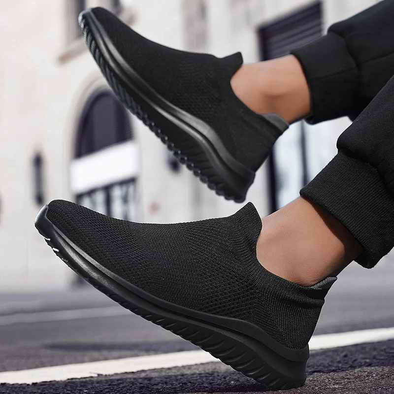 أحذية رياضية للرجال من Vanmie أحذية رياضية كاجوال صيفية شبكية قابلة للتنفس خفيفة الوزن سهلة الارتداء للرجال