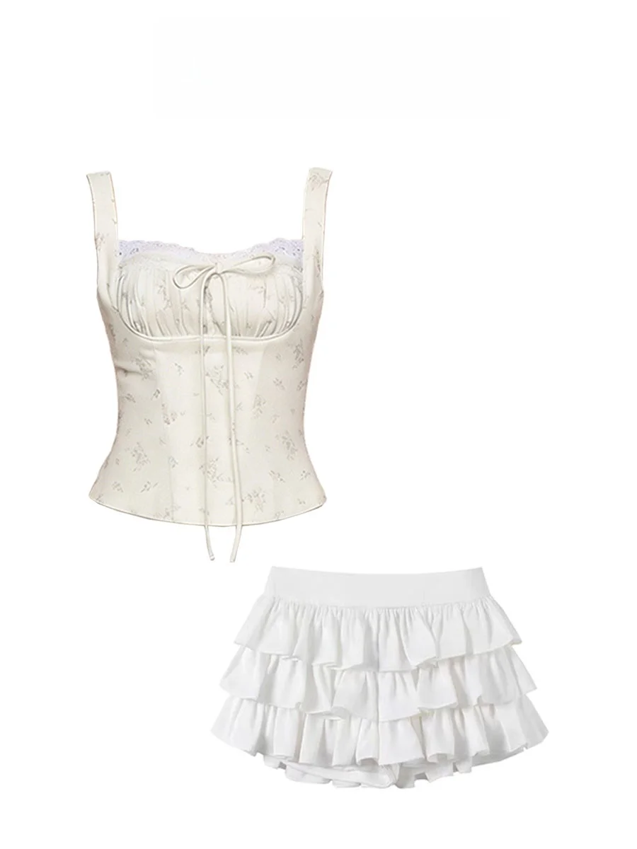 

Комплект Parkyeon Pure Desire: топ с цветочным принтом и завязками на талии и короткая многоярусная юбка, повседневный модный образ