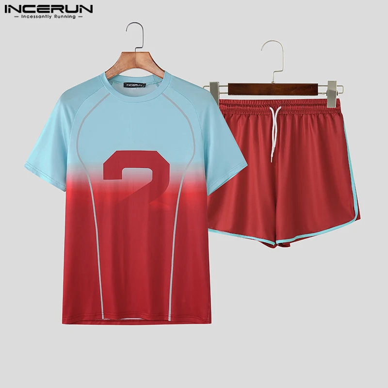 

INCERUN Мужские комплекты с принтом Tie Dye Gradient Летняя тренировочная футболка с короткими рукавами и шорты Комплекты из двух предметов 2025 Повседневные мужские костюмы