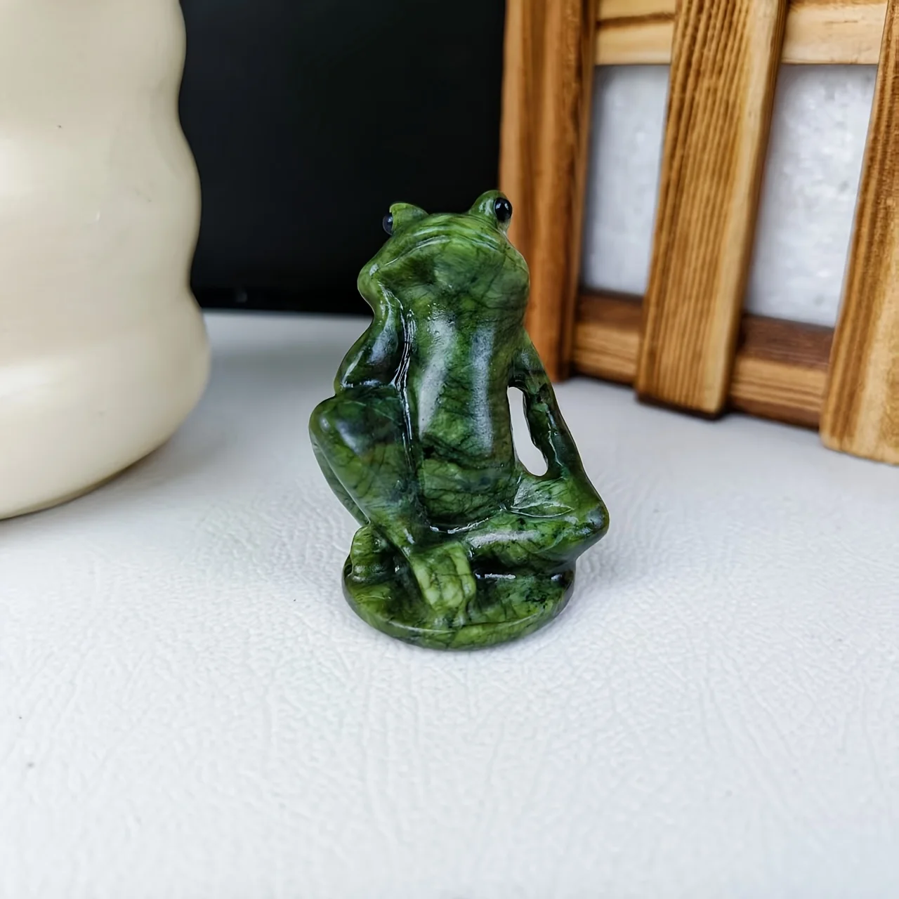 

Natural SerpentineThinking Frog Carving, Hand Carved Polished Crystal, Healing Stone Mineral Specimen Home Decor Ornament Gift