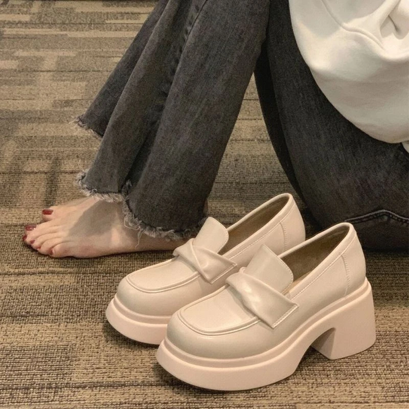 

Women's Thick Bottom Slip-On Shoes Spring Autumn High Heel Platform Retro Style Fashionable Flat Footwear Casual PU Leather