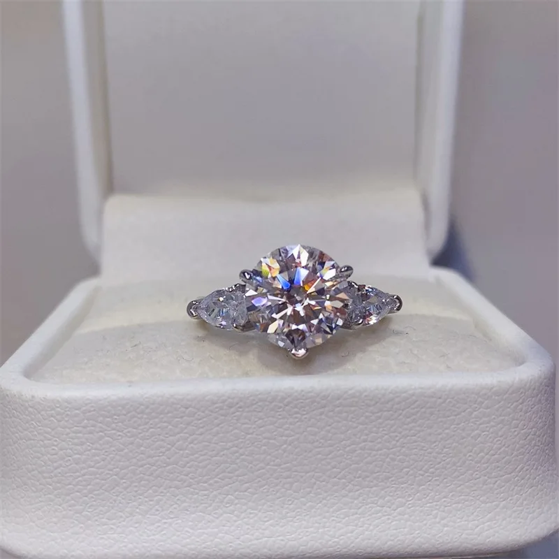 

Three-Stone Luxury Ring For Women 3ct Moissanite PT950 Platinum | Classic three stone layout, noble and magnificent