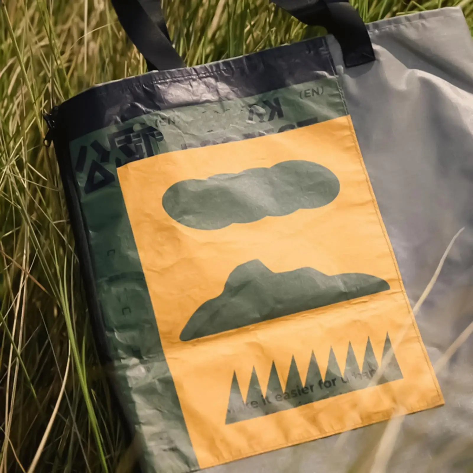 beach-mat-foldable-lightweight-blanket-picnic-mat-for-beach-for-women-men-festival-parking-traveling-outdoor-party-grass-camping