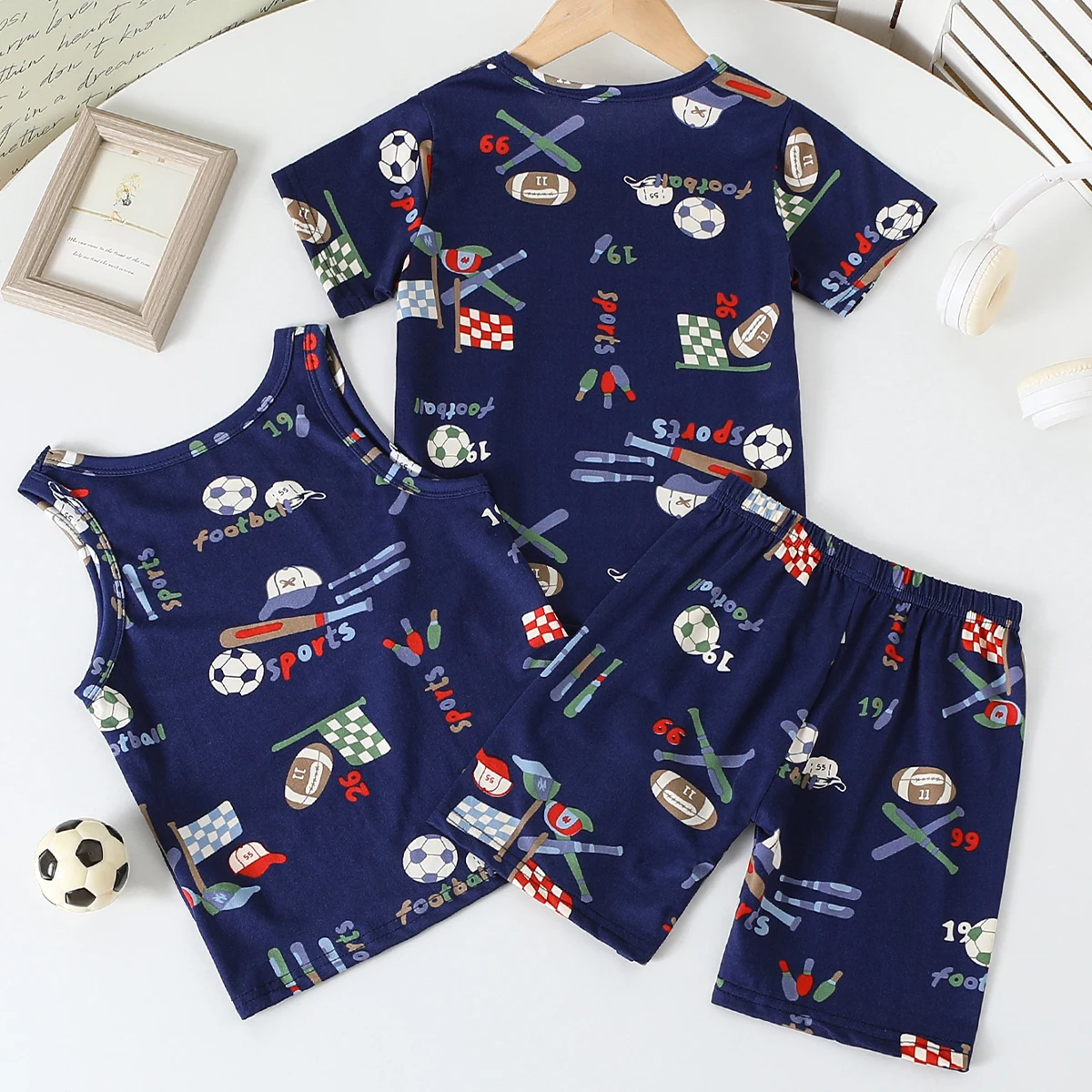 3-teiliges Set aus Kinder-Shorts mit Ball-Print, Weste, Shorts, Hosen-Kombination, bequeme Schlafanzüge für Jungen, Hauskleidung – Detail 3