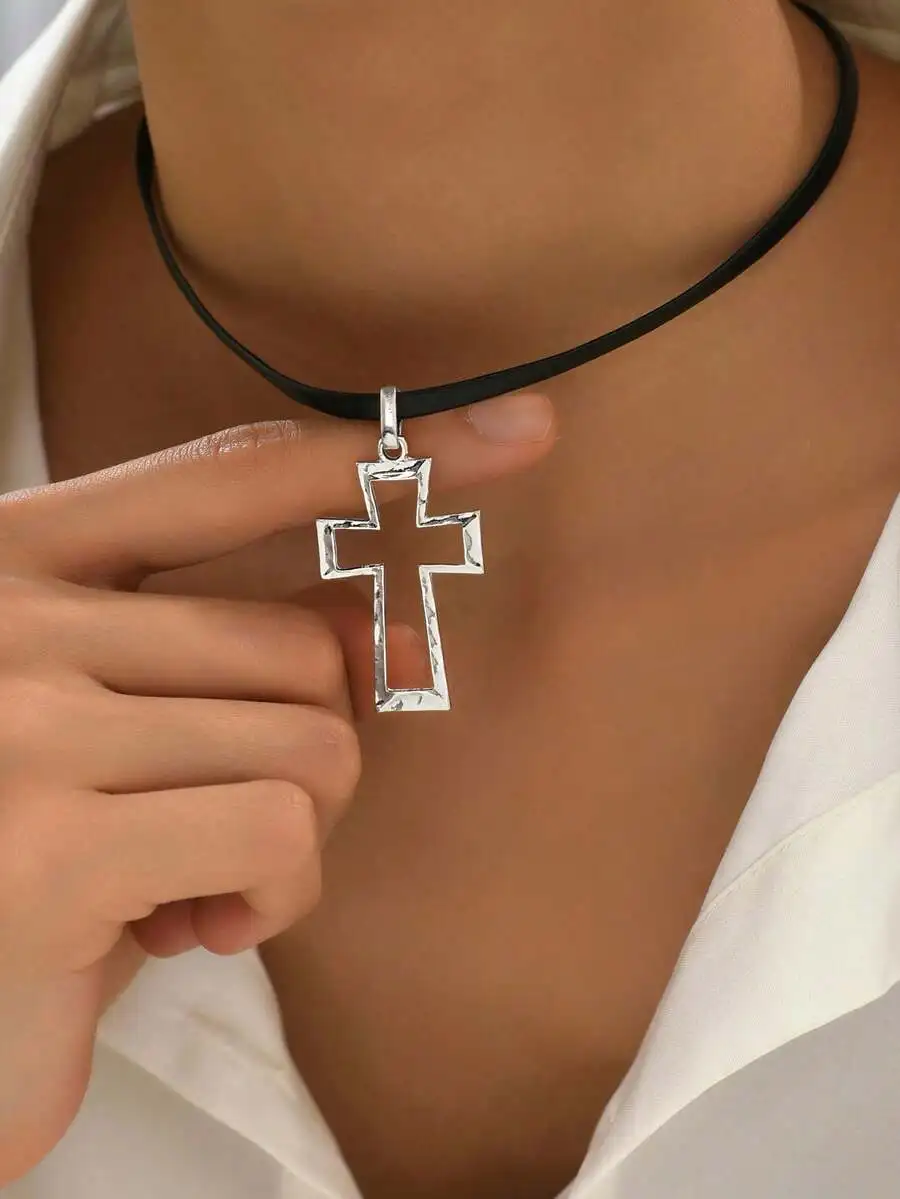 

Fashion Cross Pendant Choker Necklace For Daily Wear