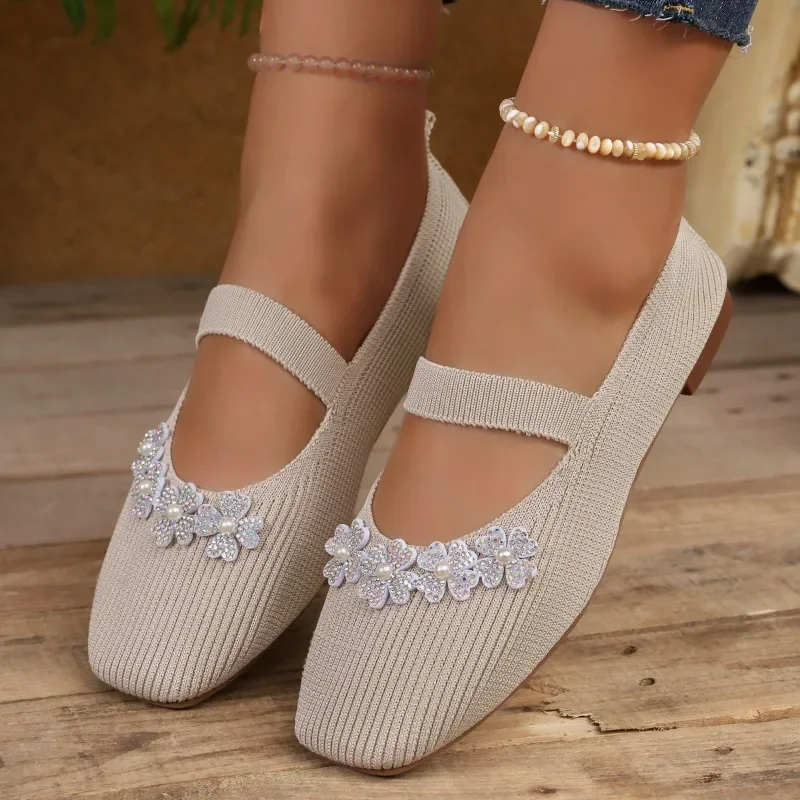 Best-selling Classic Black-colored Diamond-studded Women's Shoes with Soft and Comfortable Soles, Square-toed Flat Shoes