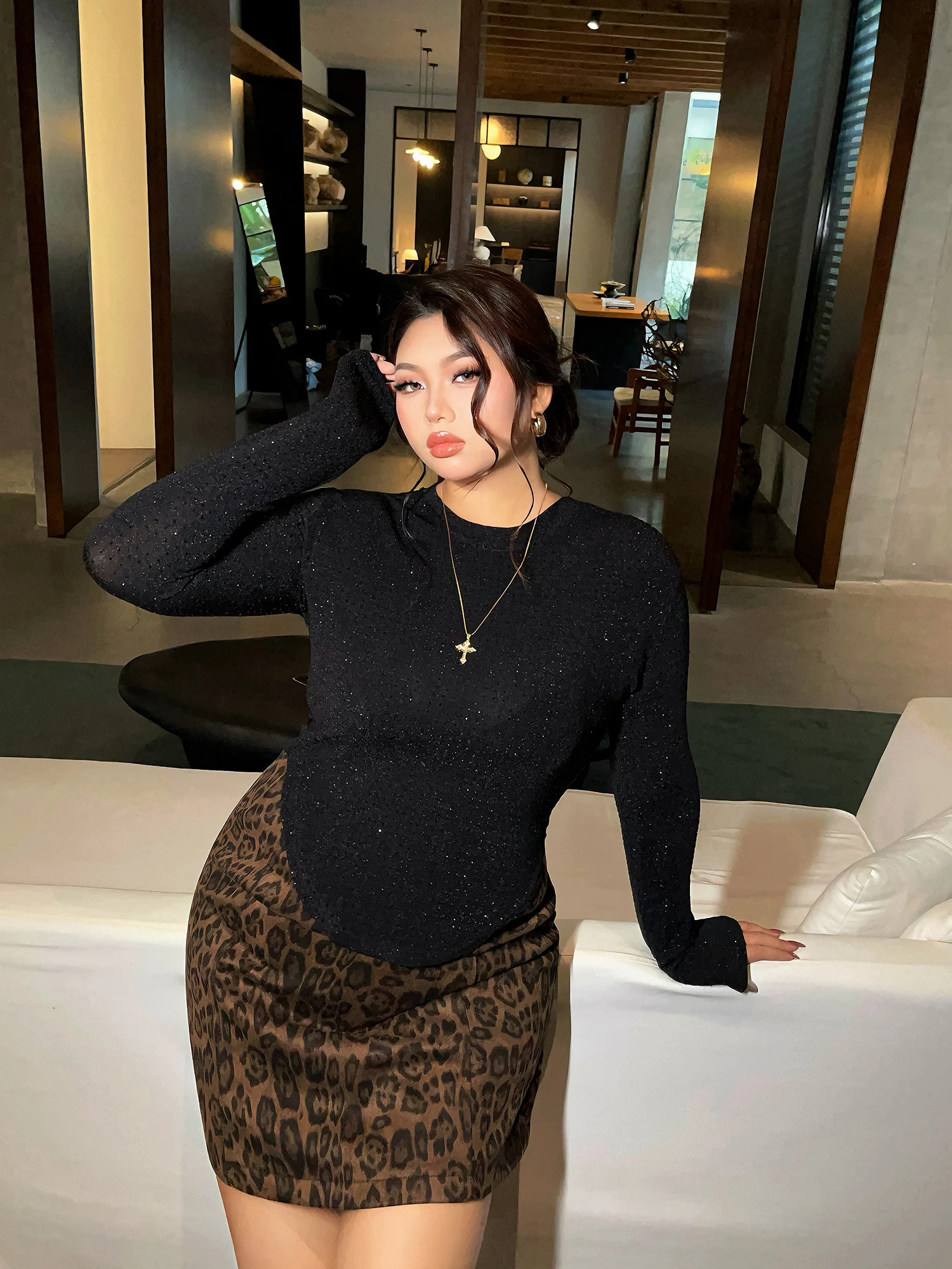 

Женская футболка Slim Fit с бриллиантовой отделкой, больших размеров, в уличном стиле, с круглым вырезом, длинными рукавами, базовый топ для полных девушек