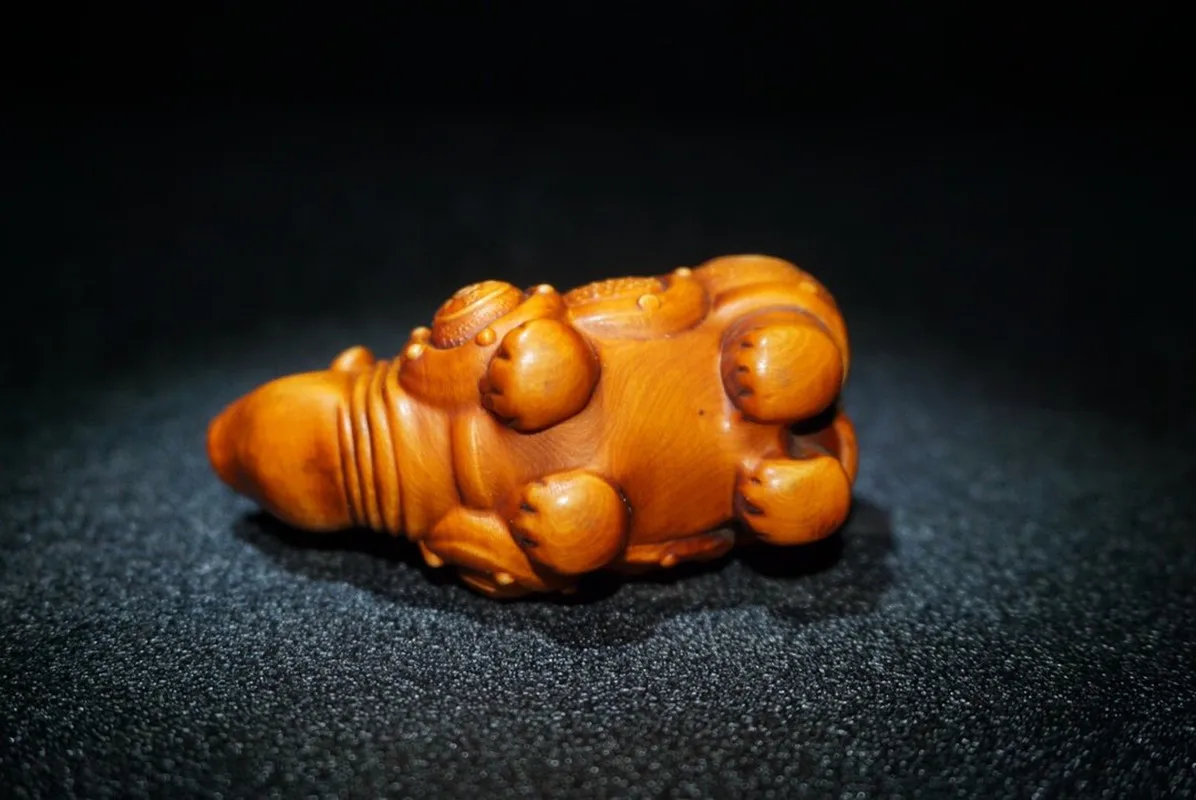 Mini Rhino Statue Wood Carving Toy Rhino Sculpture Handmade Crafts Animal Decoration Statue Home Office Table Decoration