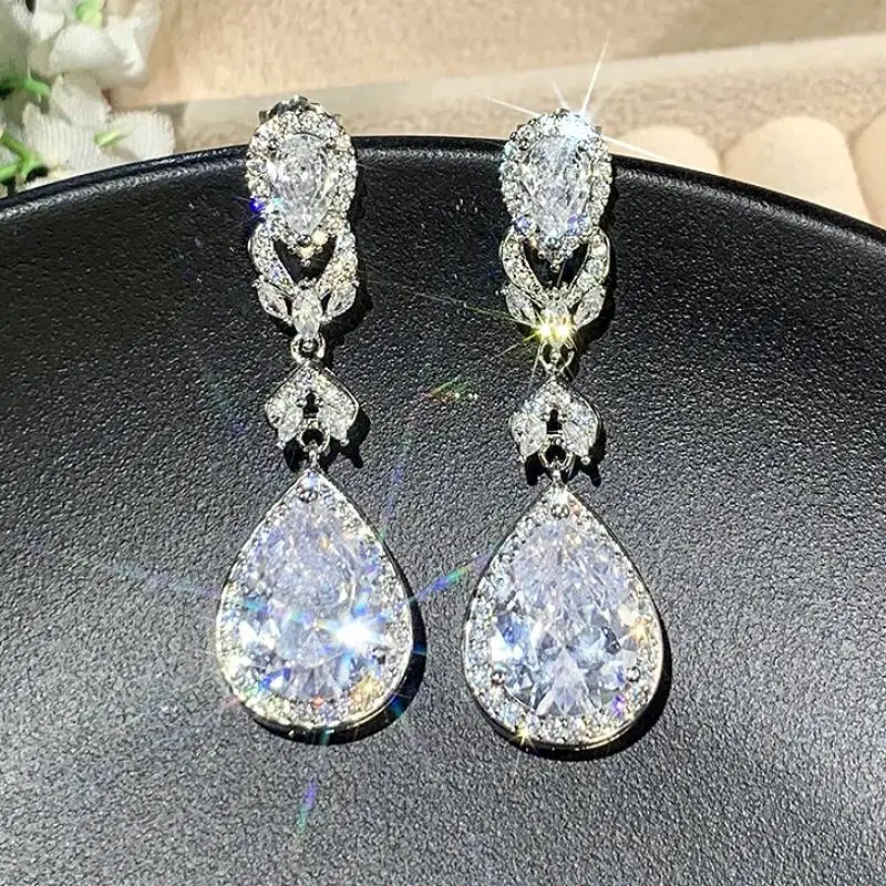 Huitan Wassertropfen-Design, ästhetische Tropfen-Ohrringe für Damen, trendige Accessoires, bezaubernder Party-vielseitiger Hochzeitsschmuck mit glänzendem CZ